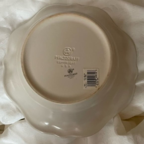 Pfaltzgraff Tea Rose Scalloped Edge Holiday Serving Bowl Plate - Picture 5 of 9